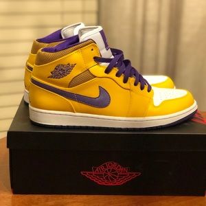 Nike AirJordan 1 Mid University GoldWhite Size11.5